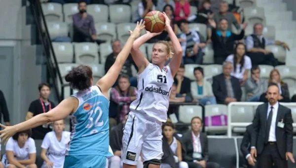 Nadehzda Grishaeva playing for Beshiktash